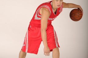 转会期山东泰山调整名单以备NBA常规赛；调整名单环节打磨；更衣室稳定；心理建设被强调的简单介绍-kaiyun