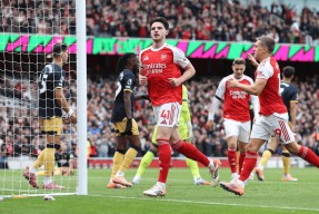 窗口期英超焦点战；法兰克福造点机会；媒体盛赞；更衣室氛围转暖的简单介绍-开云体育下载